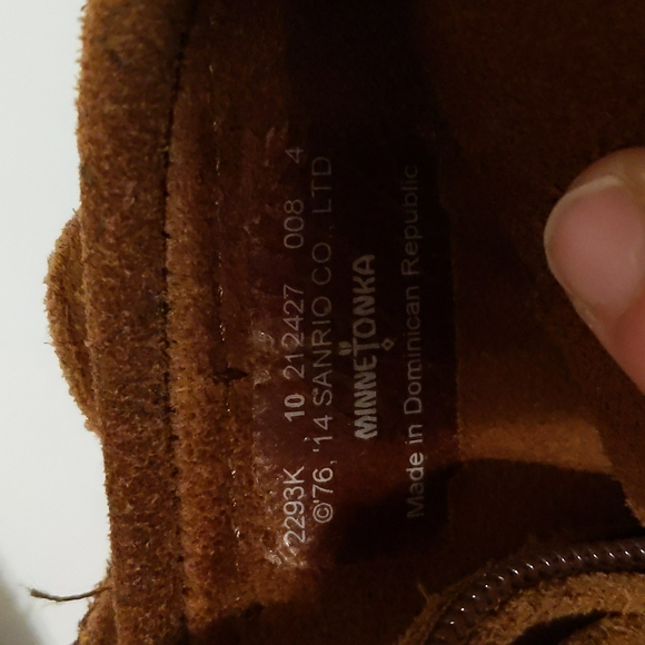 Minnetonka sanrio hello kitty girls moccasins - Picture 11 of 11